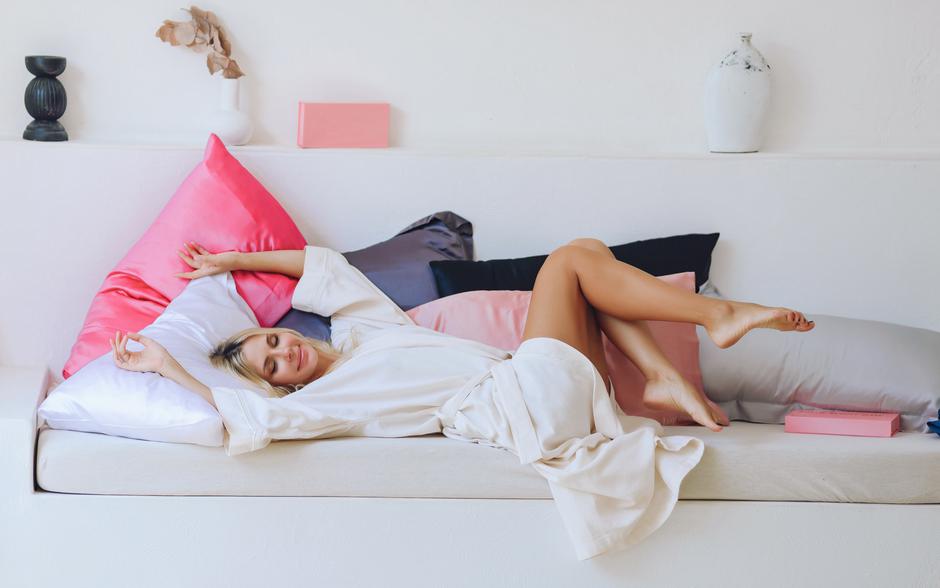 Svileni jastuk pomaže protiv stvaranja bora | Autor: Shutterstock