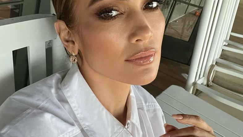 Jennifer Lopez manikura