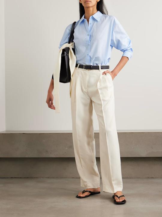 FOTO Svijetlo plava košulja ujesen mijenja klasičnu bijelu. Trenutačno šaroliku ponudu isplati se istražiti