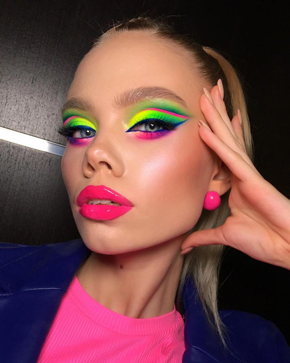 neonski make up | Autor: @tominamakeup