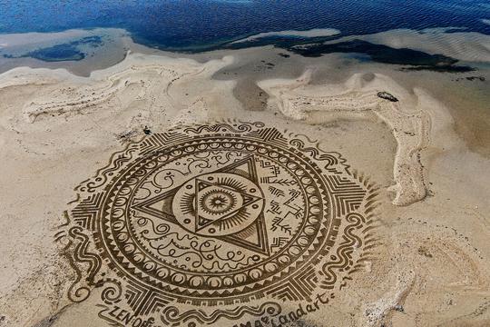Predivne pješčane 'mandale' umjetnika Nikole Fallera