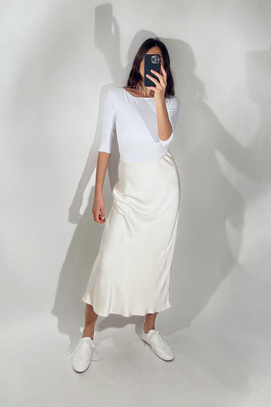 Foto: Zara, bijela satenska suknja (25,99 eura) | Autor: 