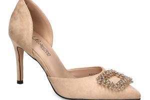 Mass ima odličnu ponudu salonki za vjenčanje. Za mladenke bijele, za gošće nude, za svaki stil i visinu pete