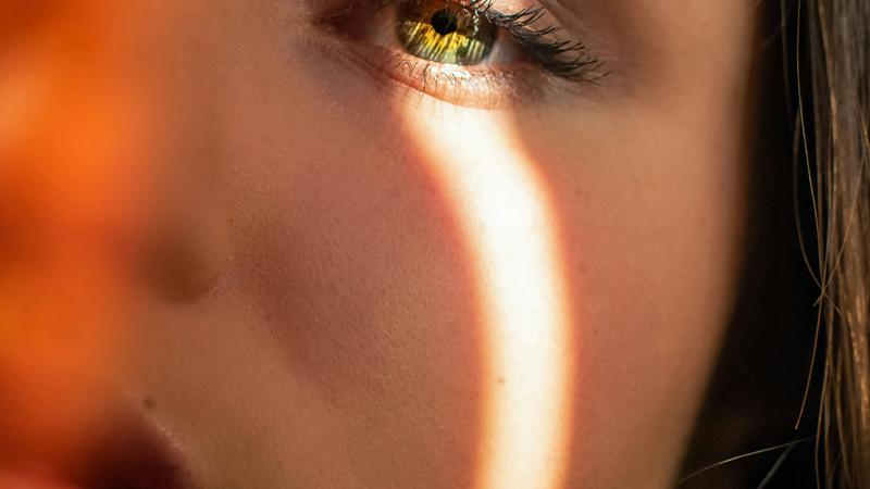 Kako smanjiti vidljivost pora i dobiti zagla&dstrok;enu ko&zcaron;u - kao da gledamo kroz filter