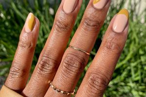 FOTO: Još malo pa će doći vrijeme za božićne manikure, do tada nosimo ove 'prijelazne'