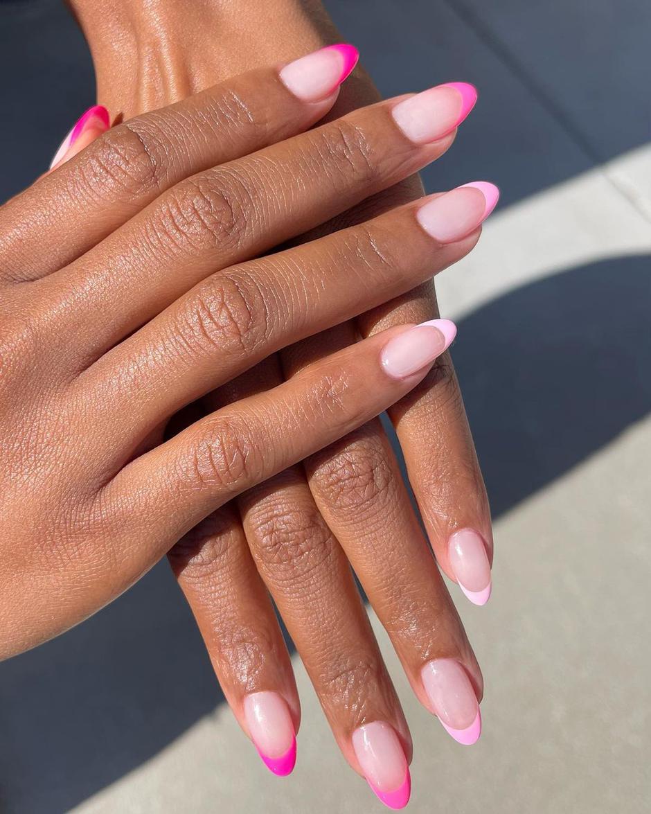 pink nokti | Autor: Instagram @nailsbydiem