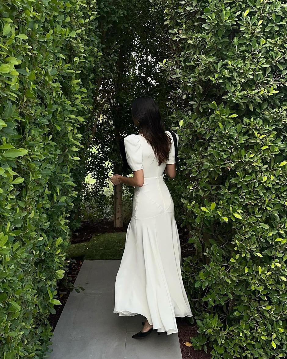 Foto: Instagram @kendalljenner, bijela duga haljina | Autor: Instagram @kendalljenner