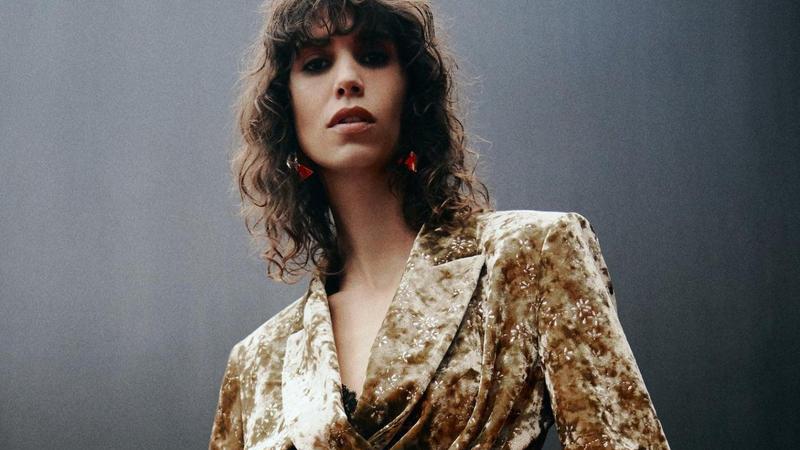 Pronašli smo najljepši baršunasti sako ove sezone! A ni pripadajuće hlače nisu loše