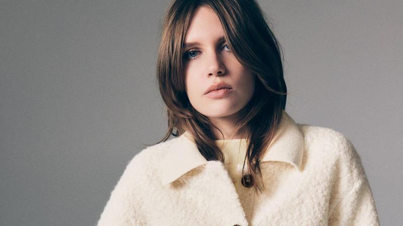 Teddy jaknica je na&ccaron;in da se oprostimo od te&scaron;kih kaputa i krenemo u prolje&cacute;e. Dolazi u dvije top boje