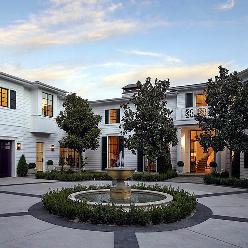 Jennifer Lopez i Ben Afflec kupili su zajedničku kuću | Autor: Profimedia / @salmahayek Instagram