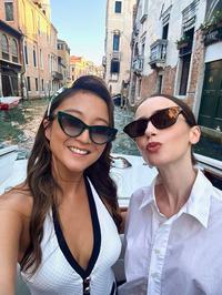 Lily Collins i Ashley Park