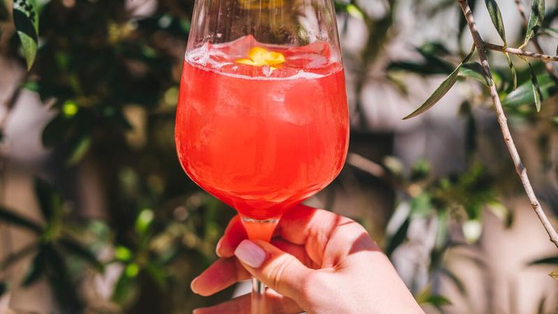 Sezonu jagoda slavimo  s tri nove slastice i dva koktela s doma&cacute;im jagodama. Vrlo berrylicious!
