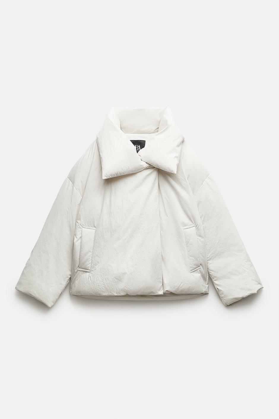 Foto: Zara, bijela jakna s ispunom (prije 69,95 eura, sada 29,99 eura) | Autor: Zara