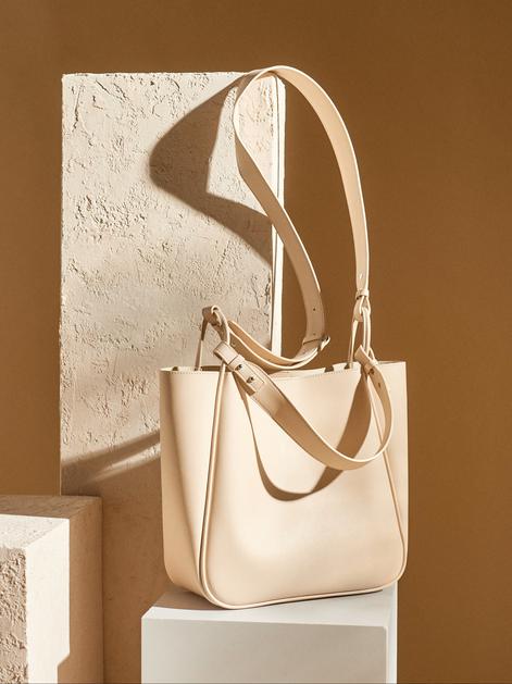 FOTO: Cijene u Sinsayju možda jesu niske, ali izgled torbi iz njihove nove kolekcije je neupitno luksuzan