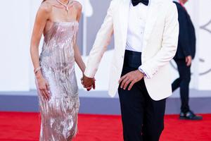 FOTO: Crveni tepih Filmskog festivala u Veneciji vrvio je wow outfitima. Evo najljepših