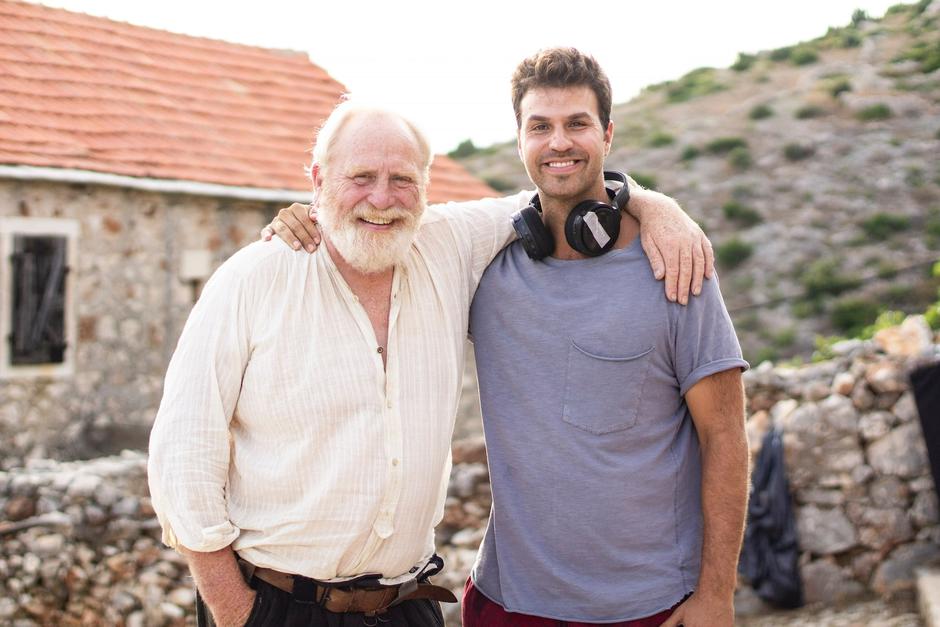  | Autor: A Garden of Titans produkcija