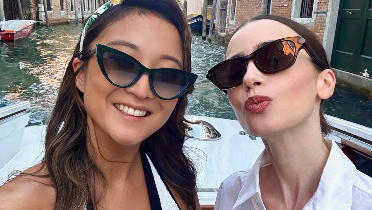 Lily Collins i Ashley Park