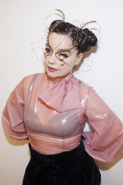Provedite dan u umu ekscentrične Björk