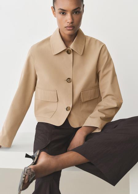 FOTO: Ako već škicaš prve jesenske jakne iz ponude, nemoj preskočiti Mango jakne na popustu