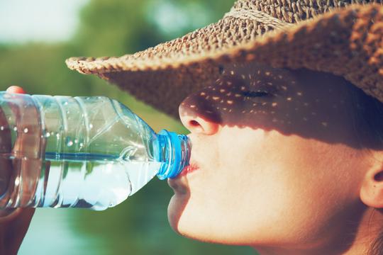 Koliko tekućine doista treba piti ljeti?