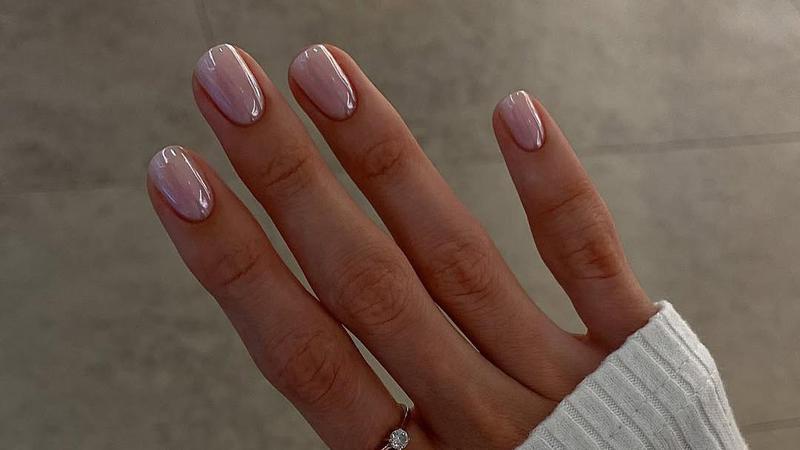 FOTO: Ove jednostavne manikure divne su na kratkim noktima. Klasi&ccaron;arke &cacute;e ih obo&zcaron;avati