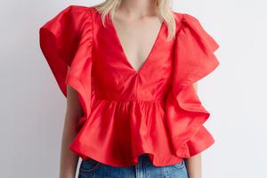 FOTO: Lijepi top je pola dobrog outfita, a ovih 15 će i traperice podići na višu razinu