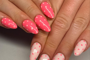 FOTO: Točkice su sletjele i na naše nokte, evo najljepših točkastih manikura