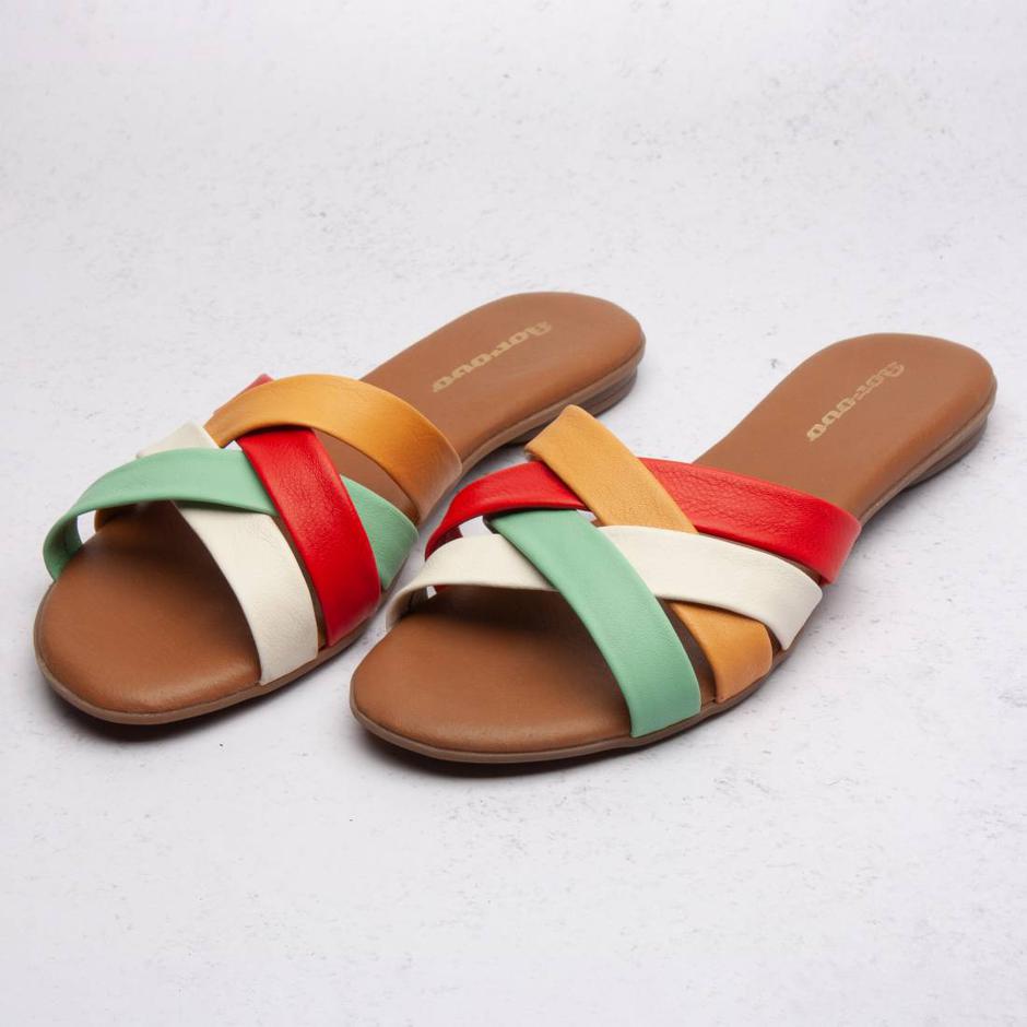 Foto: Borovo, sandale u boji | Autor: Borovo