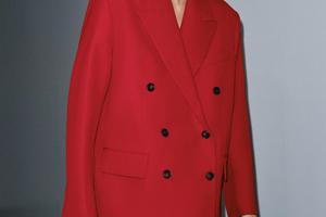 FOTO: Crvena je ultimativna zimska boja. Izdvojili smo 15 najljepših crvenih komada