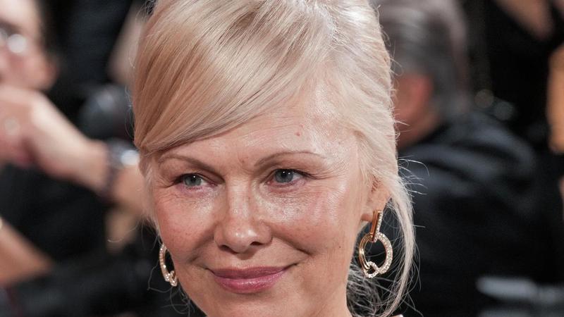 Tajna vrlo svijetle, ali sjajne i zdrave plave kose Pamele Anderson krije se u ovom mo&cacute;nom serumu