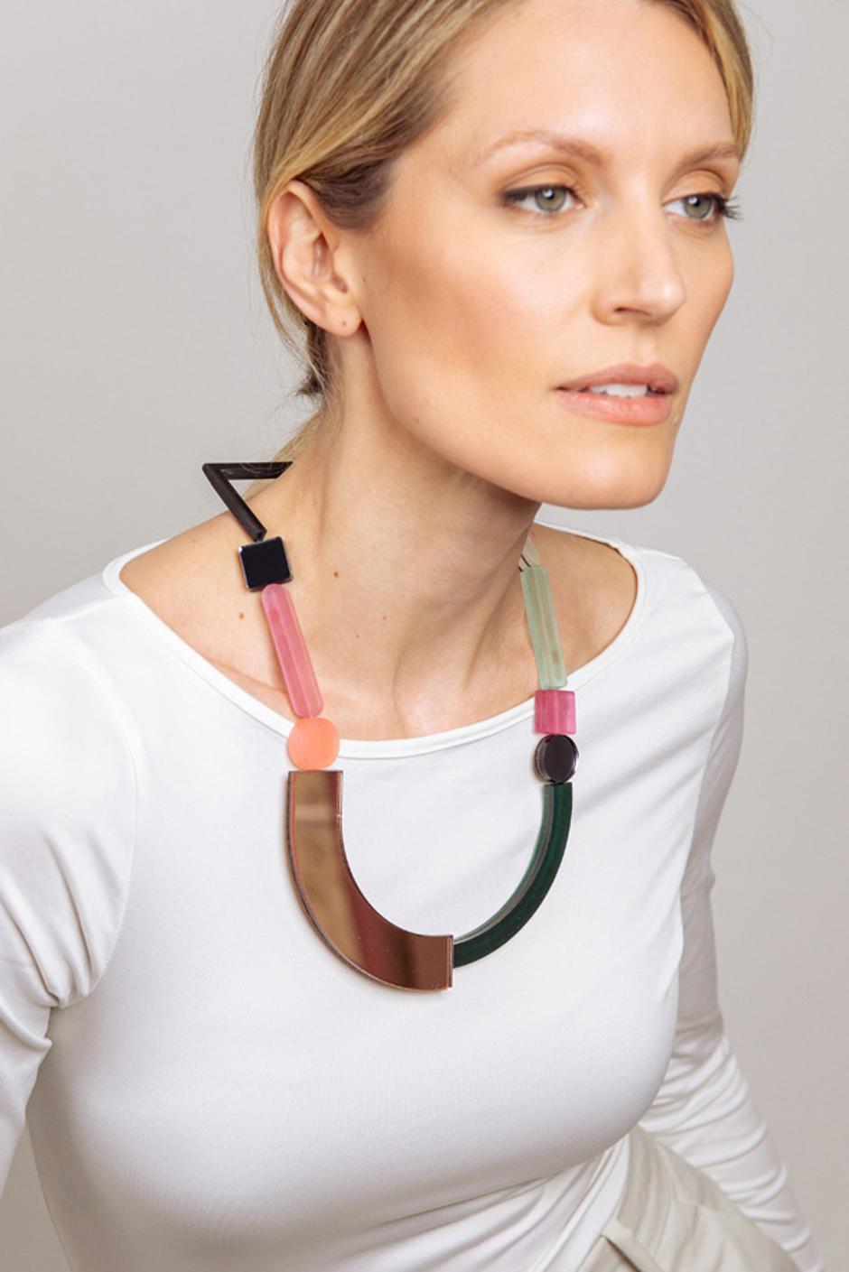  | Autor: HUSH HUSH Market