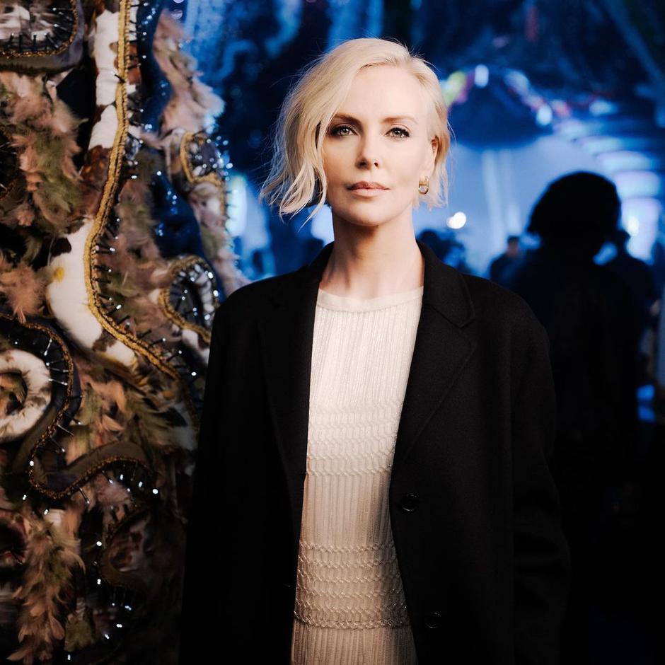  | Autor: Instagram @charlizeafrica