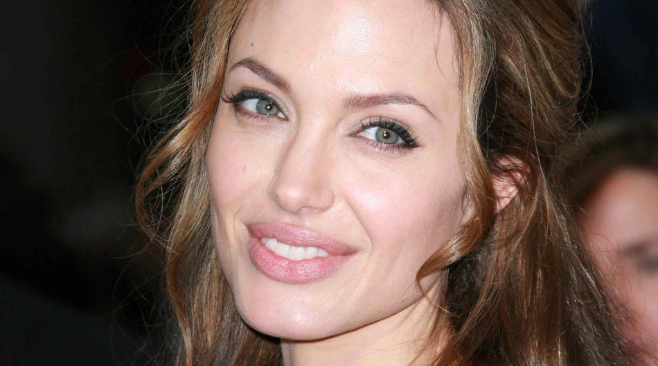 Bijesna Angelina Jolie najurila je menadžera kad joj je Sandra Bullock preotela ulogu u ovom hit filmu