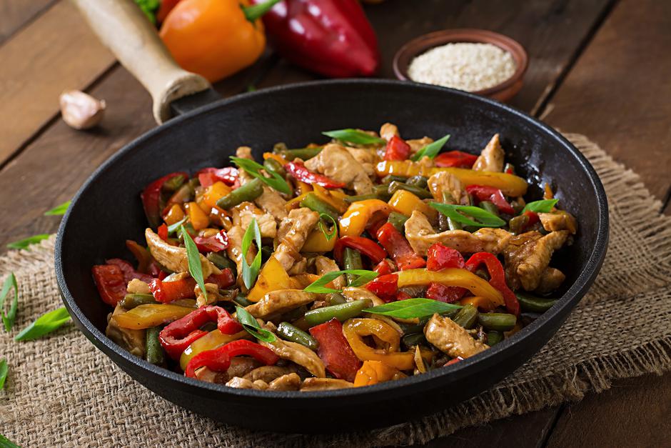 Piletina s povrćem | Autor: Shutterstock