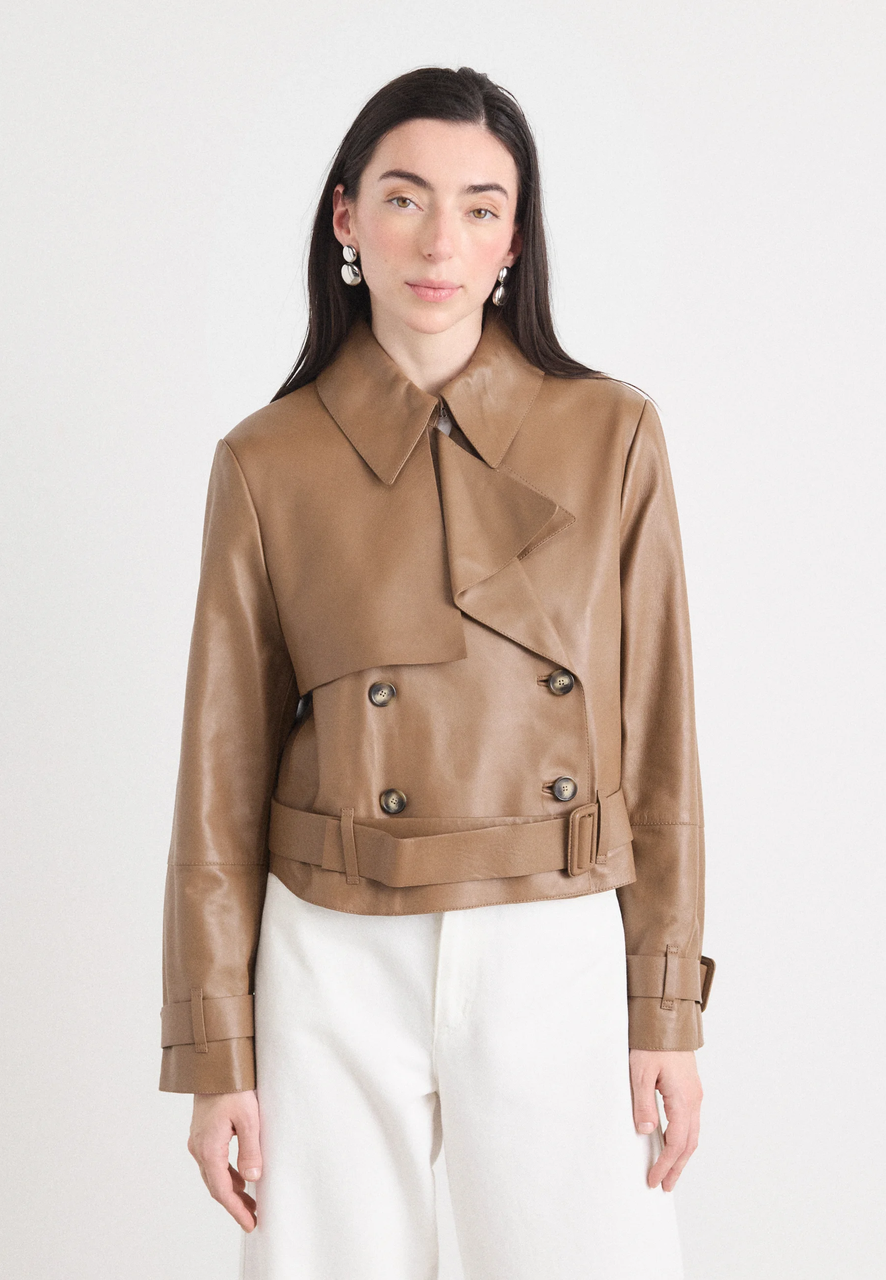 FOTO: Najvažnija je boja! Smeđe jakne, od bilo kojeg materijala su najjači trend, evo svih nijansi