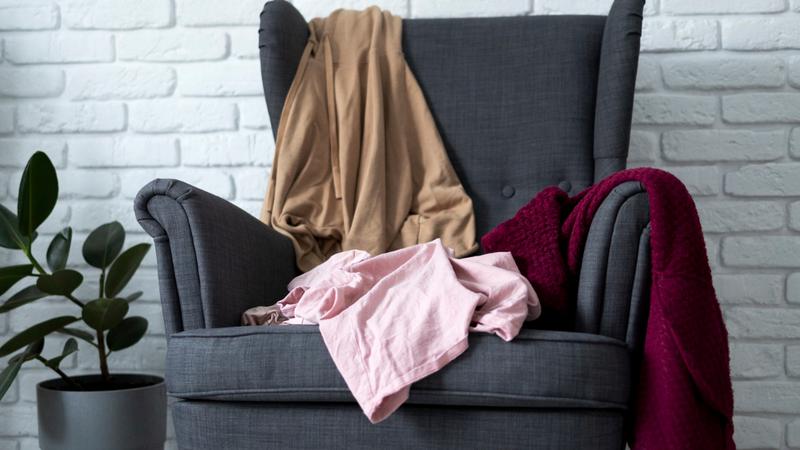 Svu odje&cacute;u trpa&scaron; na jedan stolac u sobi? &Scaron;to, prema psihologiji, ova navika otkriva o tebi