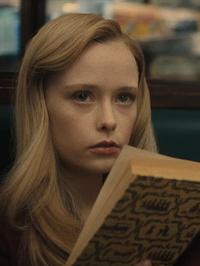 Suzanna Son kao Adeline Watkins