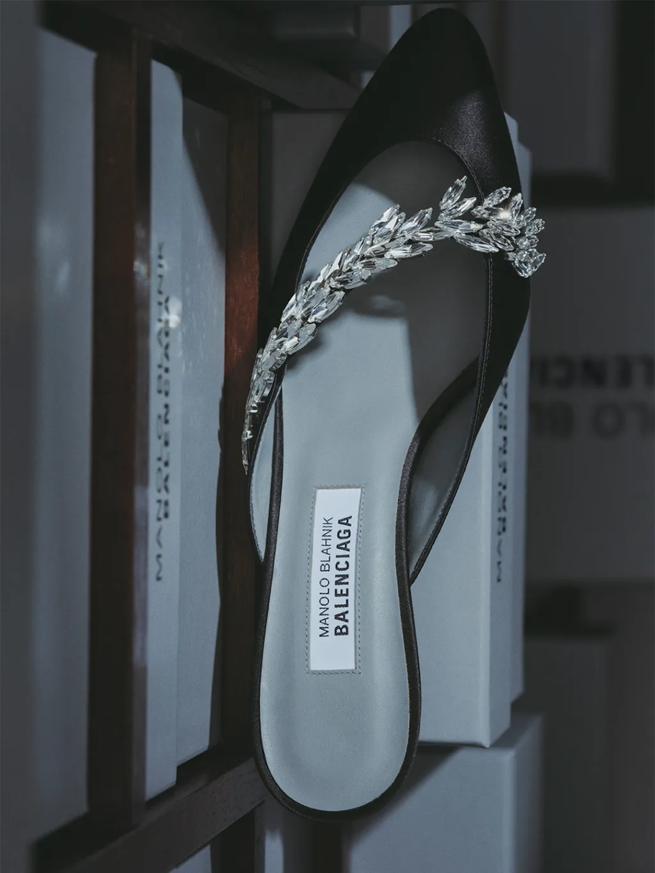  | Autor: Balenciaga x Manolo Blahnik