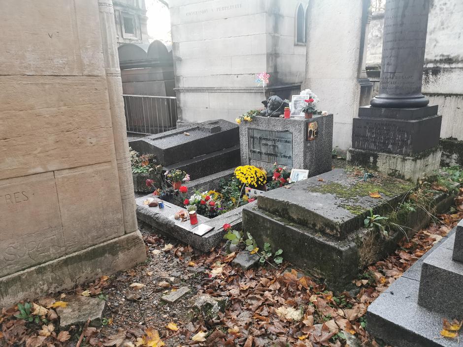 Grob Jima Morrisona u Parizu | Autor: Kohola surf
