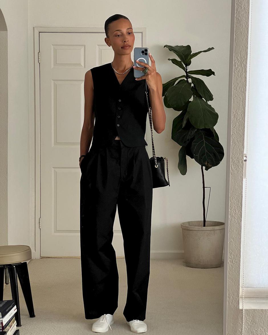 kako nositi crne hlače | Autor: Instagram @tylynnnguyen