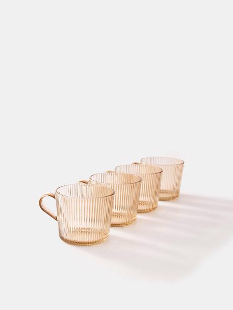 Foto: Božićne šalice smo pospremili, a sada vadimo one zanimljive modele. Sinsay ima odličnu ponudu