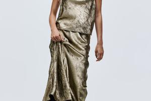 FOTO: Najljepše svečane topove kupujemo u H&M-u. Ovih 15 nam se posebno sviđaju!