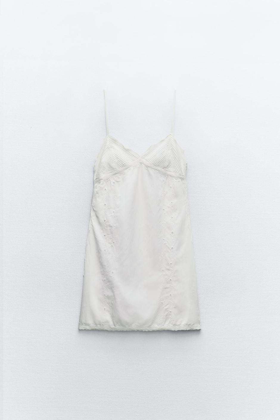 Foto: Zara, bijela haljina (prije 29,95 eura - sada 17,99 eura) | Autor: Zara