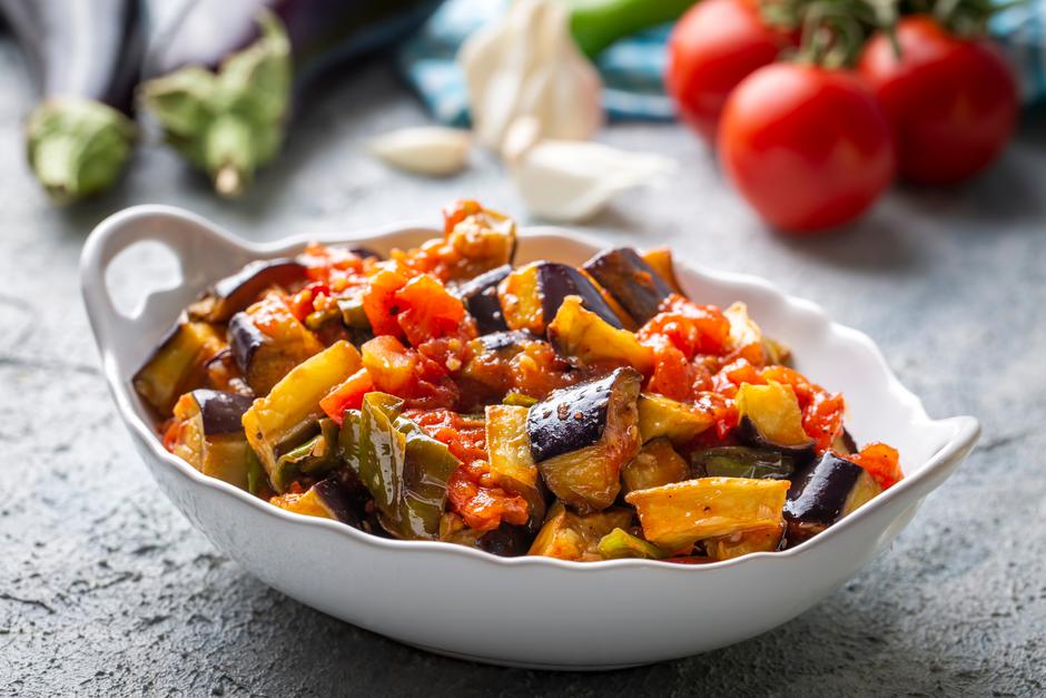 Salata od patlidžana i paprike | Autor: Shutterstock