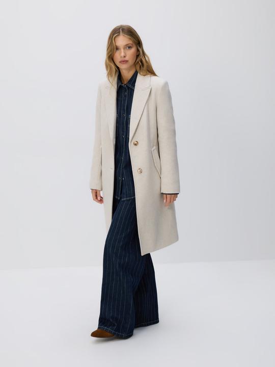 FOTO: Možda nam nije prvi izbor, ali i bijeli kaput nam treba. Izdvojili smo najbolje od 50-ak do nekoliko tisuća eura