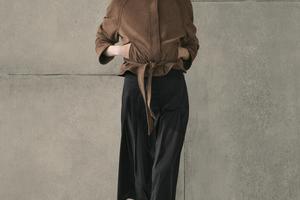 FOTO: Crna suknja komad je koji obožavaju minimalistice, a Massimo Dutti ima šaroliku ponudu