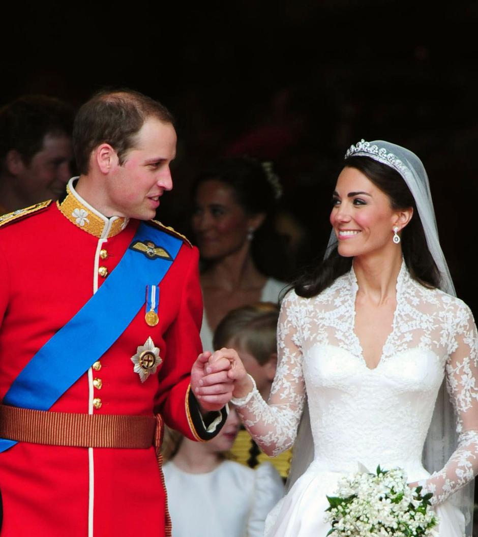 Pjenčanje princa Williama i Kate Middleton | Autor: Profimedia / @salmahayek Instagram