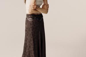 FOTO: Mango u ponudi ima odlične midi suknje. Odabrali smo 15 prekrasnih modela