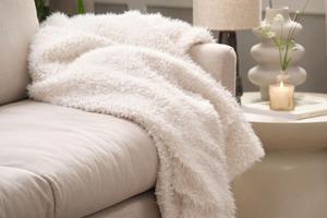 Ova ogledala, lampe, vaze izlaze iz JYSK-ovog asortimana i cijene su im se strmoglavile