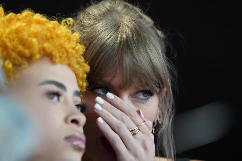 Foto: Profimedia, Taylor Swift i bijela manikura | Autor: Profimedia